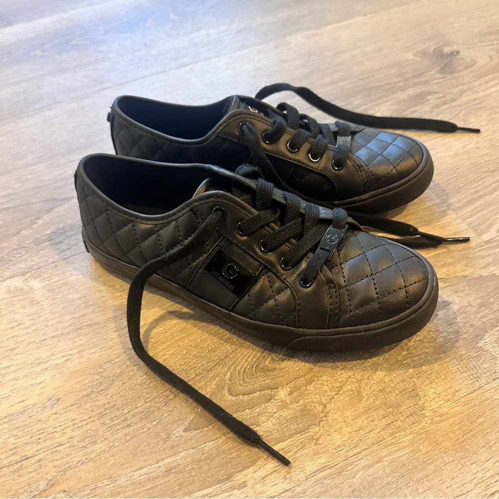 Black Women’s Guess Shoes-Size 7